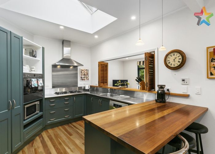  at 1 Huia Road, Days Bay, Lower Hutt