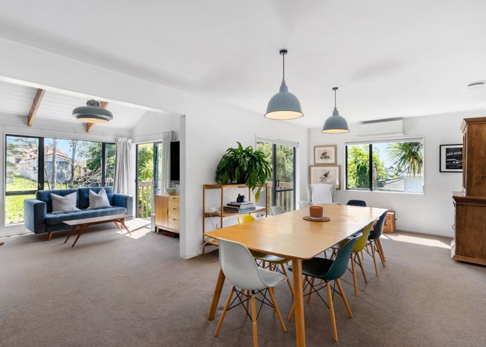  at 2/206 Rangatira Road, Beach Haven, North Shore City, Auckland