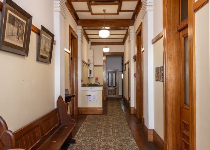 For sale 39 Marine Parade, Bluff Hill, Napier, Hawke's Bay homes.co.nz