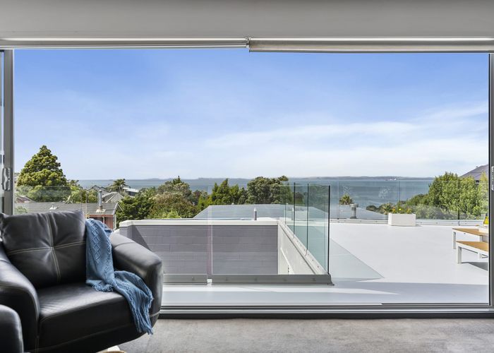  at 1/67 Gulf View Road, Murrays Bay, Auckland