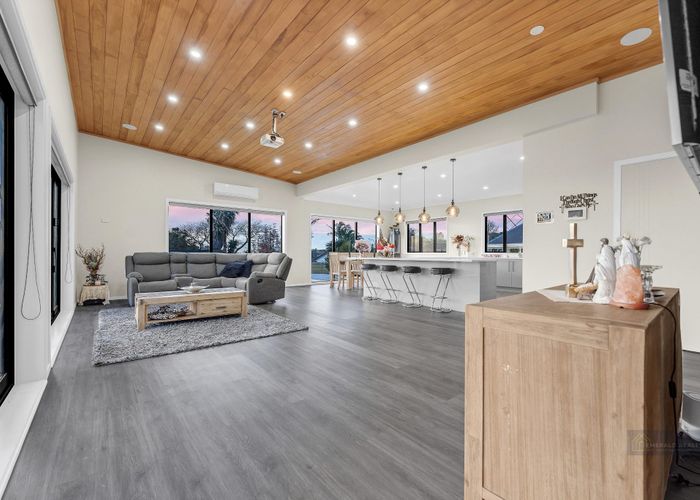  at 1 Leven Lane, Totara Heights, Auckland