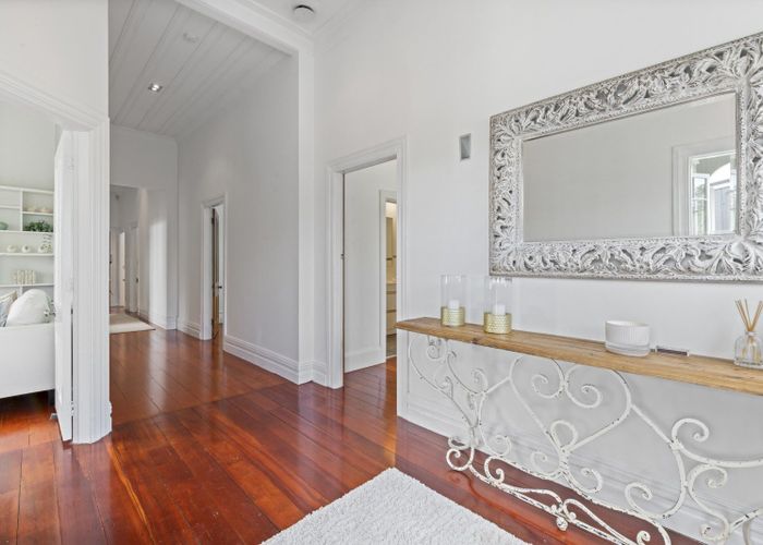  at 147 Queen Street, Northcote Point, Auckland