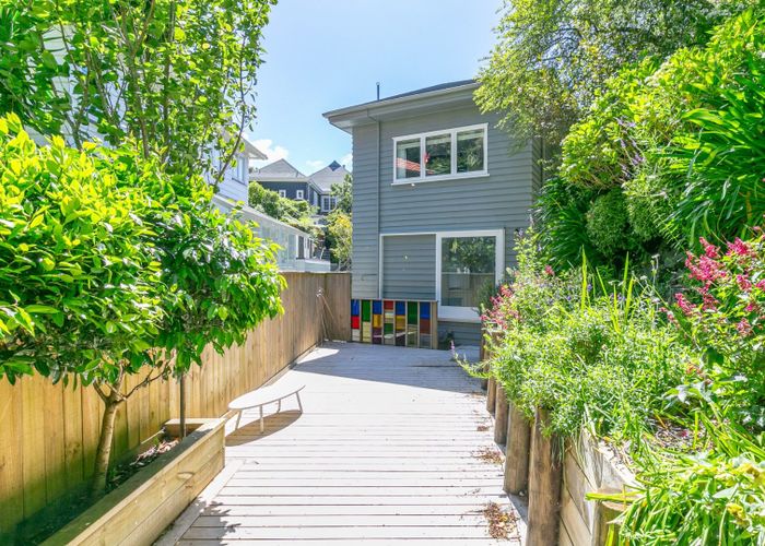  at 11 Easdale Street, Kelburn, Wellington