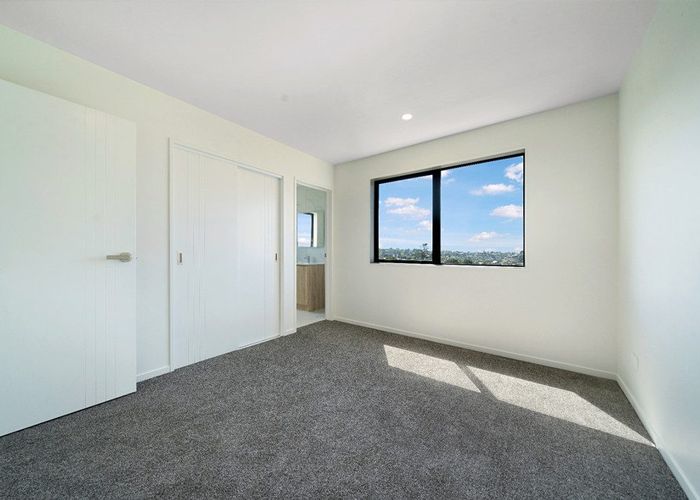  at 5/16 Hewlett road, Massey, Waitakere City, Auckland