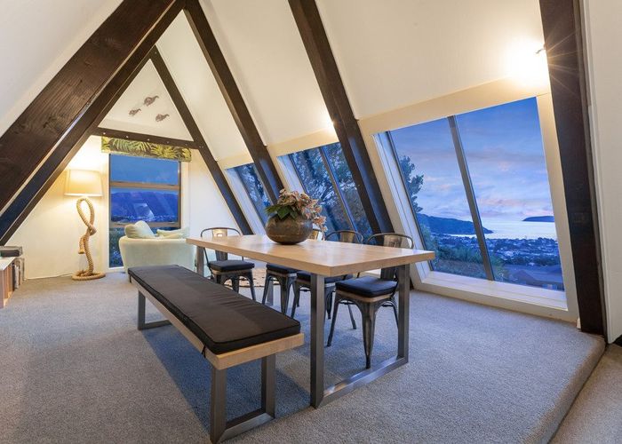  at 112 Gloaming Hill, Titahi Bay, Porirua, Wellington