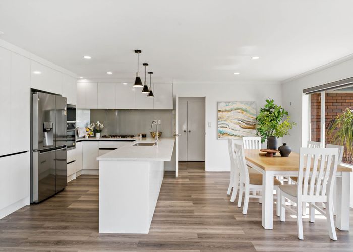  at 8 Belcoo Crescent, East Tamaki, Manukau City, Auckland