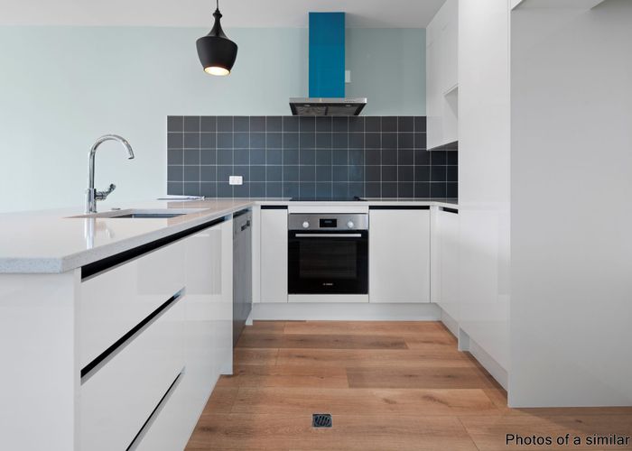  at 5/ 10 Vinifera Place, Albany, North Shore City, Auckland