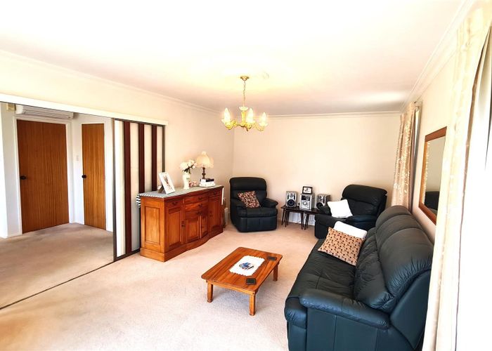  at 2/8 Camrose Place, Ilam, Christchurch
