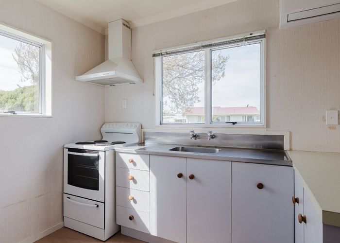  at 32 Robinson Crescent, Westbrook, Palmerston North