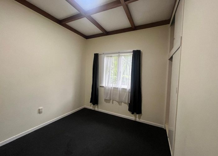  at 2/425 Great North Road, Henderson, Waitakere City, Auckland