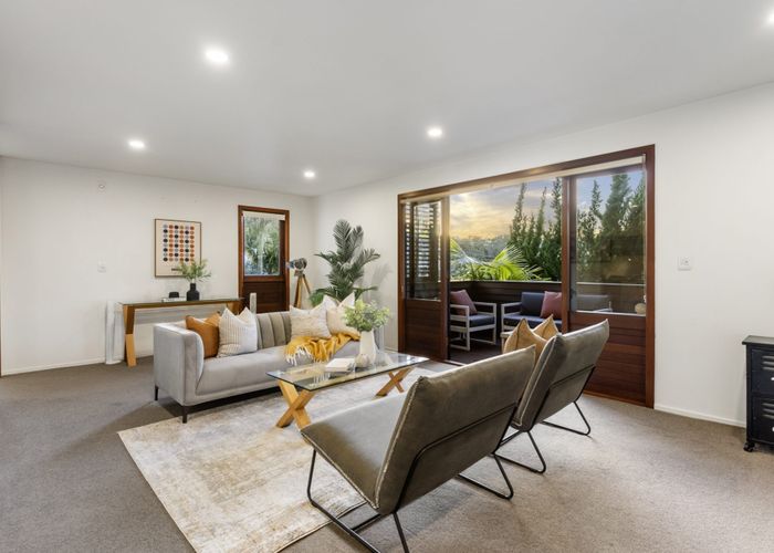  at 2/4 The Esplanade, Castor Bay, Auckland