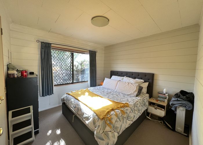  at 11B Heather Pl, Sunnynook, North Shore City, Auckland
