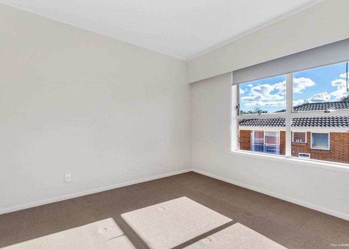  at 1/110 Hillside Road, Glenfield, North Shore City, Auckland