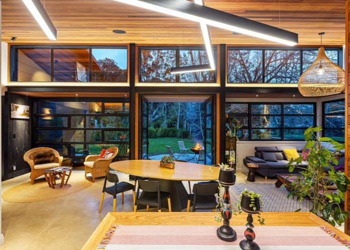  at 581 West Coast Road, Oratia, Waitakere City, Auckland