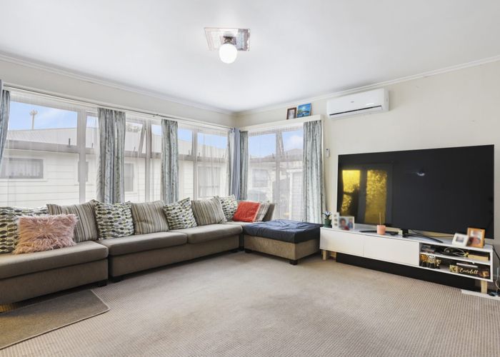  at 31 Archibald Road, Kelston, Auckland