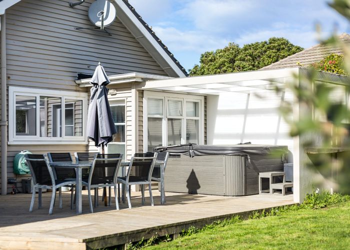  at 3 Bell Street, Tawa, Wellington