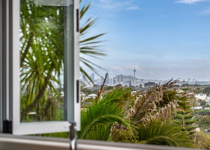  at 80 Seaview Road, Glenfield, Auckland