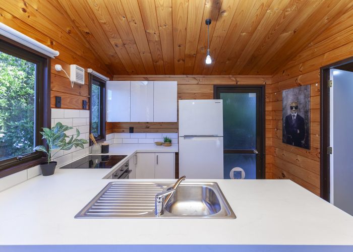  at 6 Park Avenue, Waikanae