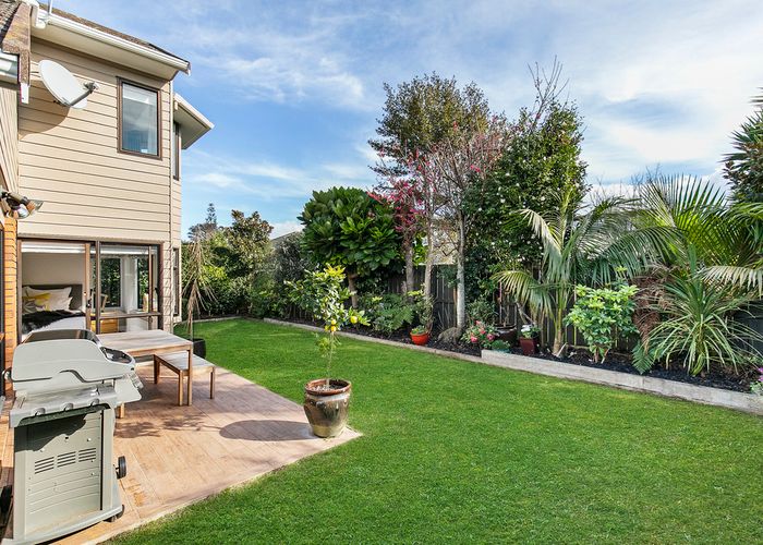  at 2/15 Queensway, Three Kings, Auckland