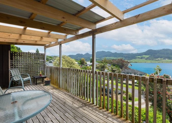  at 10 Moana Drive, Tanners Point, Tahawai