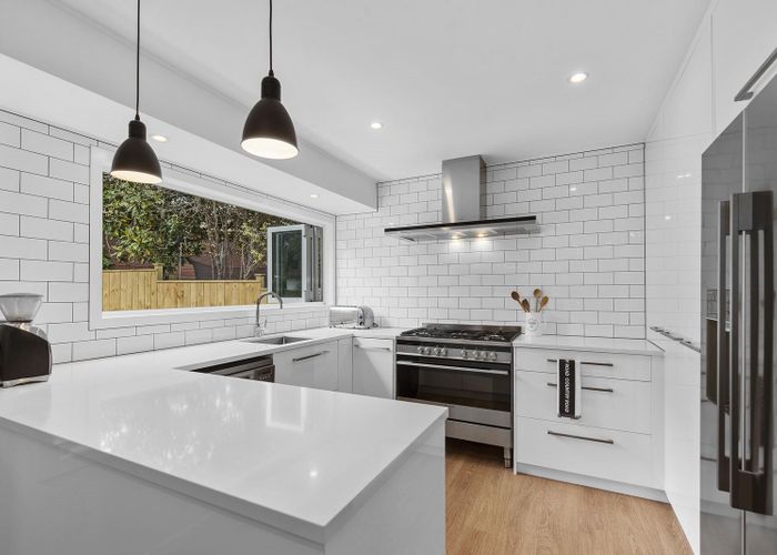  at 4/203 Lake Road, Belmont, Auckland