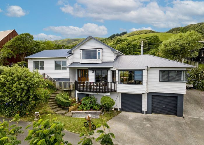  at 18 Te Pari Pari Road, Pukerua Bay, Porirua