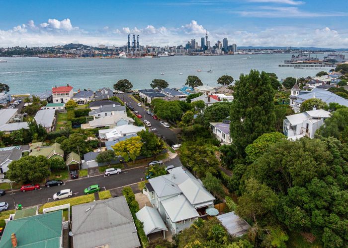  at 1 Kapai Road, Devonport, North Shore City, Auckland