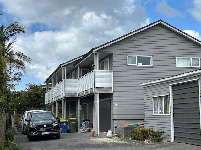  at 17 Rothesay Bay Road, Rothesay Bay, North Shore City, Auckland