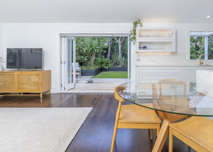 at 33 Warnock Street, Westmere, Auckland