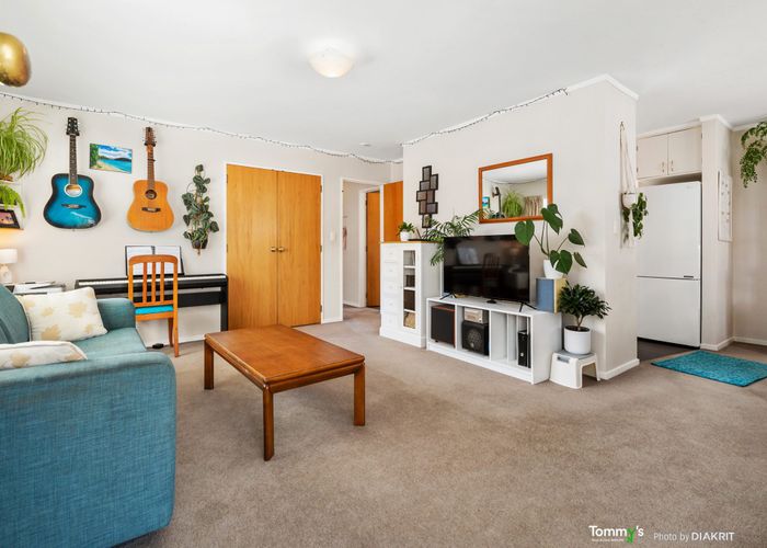  at 165A Queens Drive, Lyall Bay, Wellington