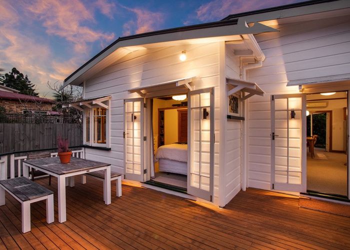  at 27 Lucinda Place, Glen Eden, Auckland