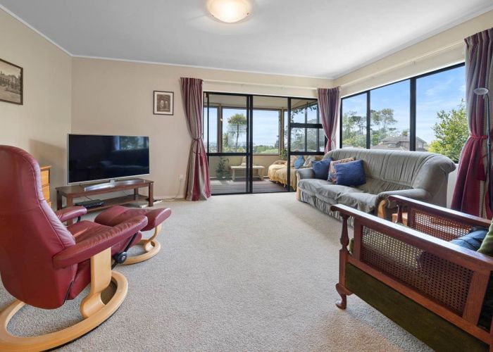  at 2/68 Bleakhouse Road, Bucklands Beach, Auckland