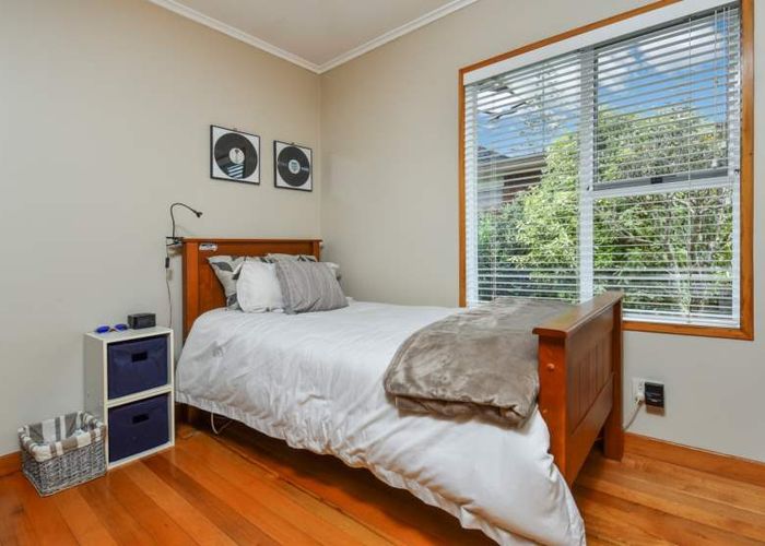  at 12 Currey Crescent, Milford, North Shore City, Auckland
