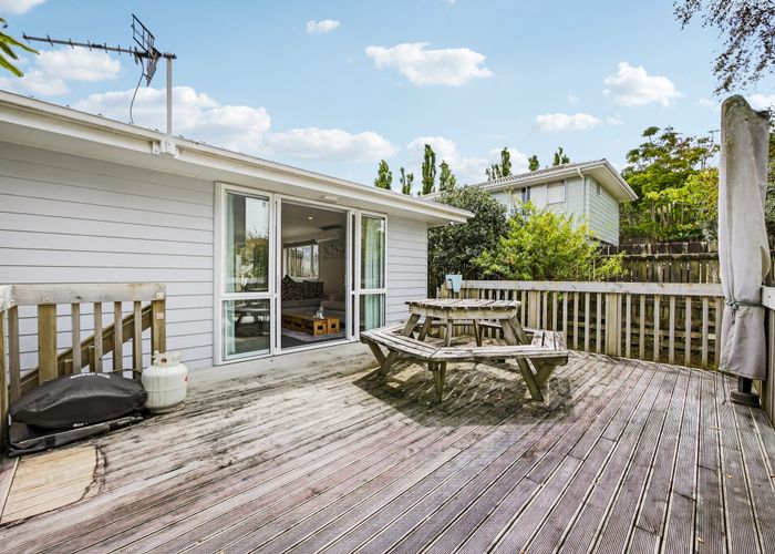  at 6A Magdalen Place, West Harbour, Waitakere City, Auckland