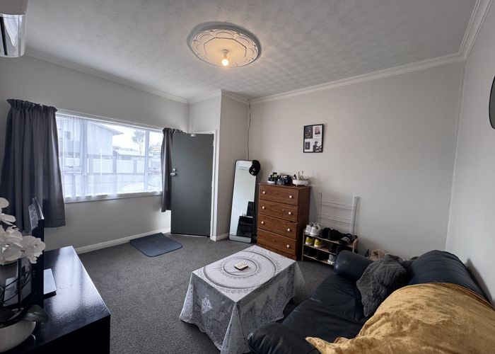  at 2/198 Ferguson Street, West End, Palmerston North, Manawatu / Whanganui