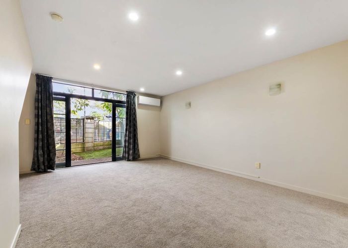  at 18 Saintly Lane, Avondale, Auckland City, Auckland