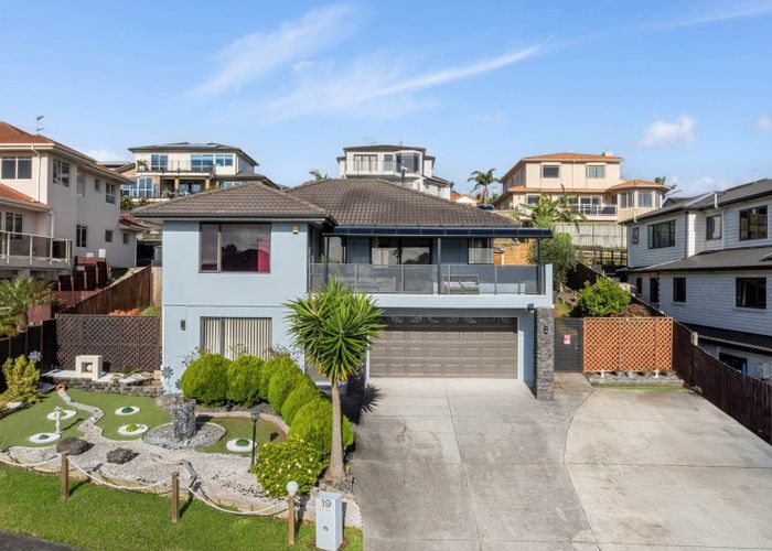  at 19 The Enclave, Totara Heights, Manukau City, Auckland