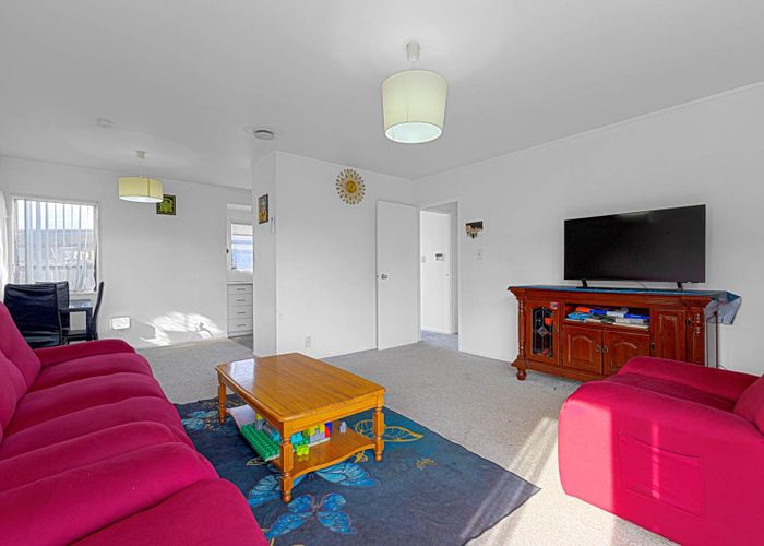  at 2/30 Gloucester Road, Manurewa, Manukau City, Auckland