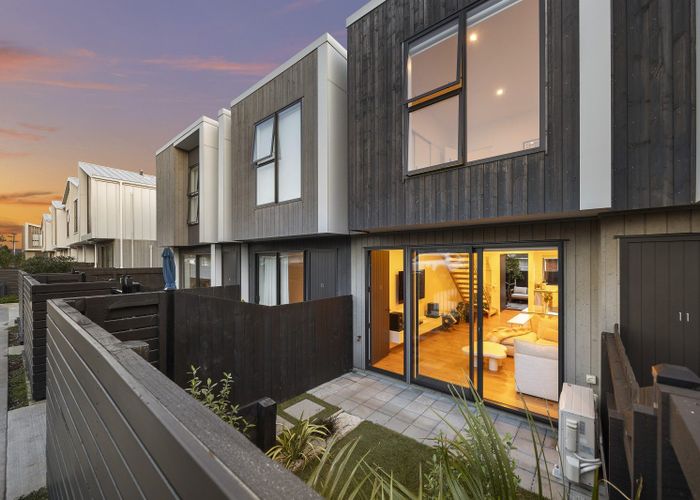  at 12/82 East Coast Road, Milford, North Shore City, Auckland