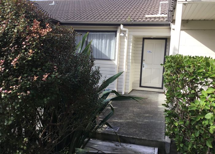  at 3/8C Schnapper Rock Road, Albany, North Shore City, Auckland