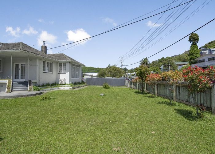  at 21 Rawhiti Street, Stokes Valley, Lower Hutt