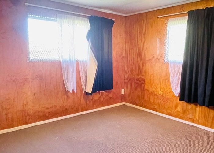  at 8 Boundary Road, Clover Park, Auckland