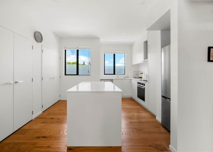  at 29/82 East Coast Road, Milford, North Shore City, Auckland