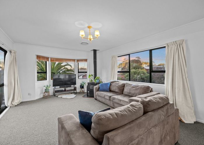  at 1/6 Juneau Place, Glendene, Waitakere City, Auckland