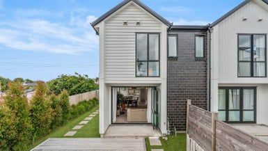  at 8/7 Allen Road, Mount Wellington, Auckland