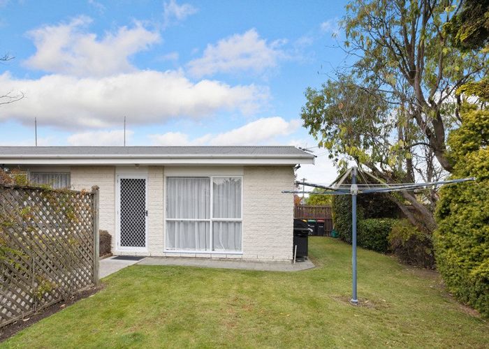  at 1/142 Geraldine Street, Edgeware, Christchurch