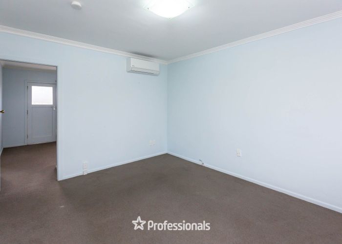  at 2/4 Granville Street, Silverstream, Upper Hutt, Wellington