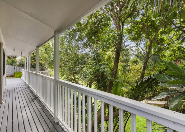  at 8A Cresta Avenue, Beach Haven, Auckland