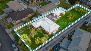  at 4 Dennis Road, Papatoetoe, Auckland