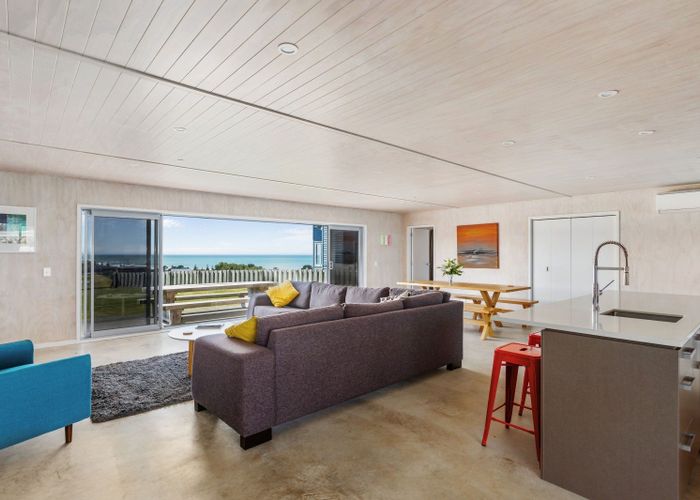  at 18 Rochdale Road, Riversdale Beach, Masterton